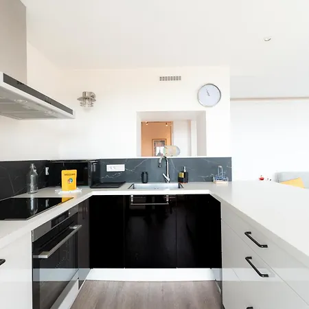 Wonderful View - 2br Fabron - Parking